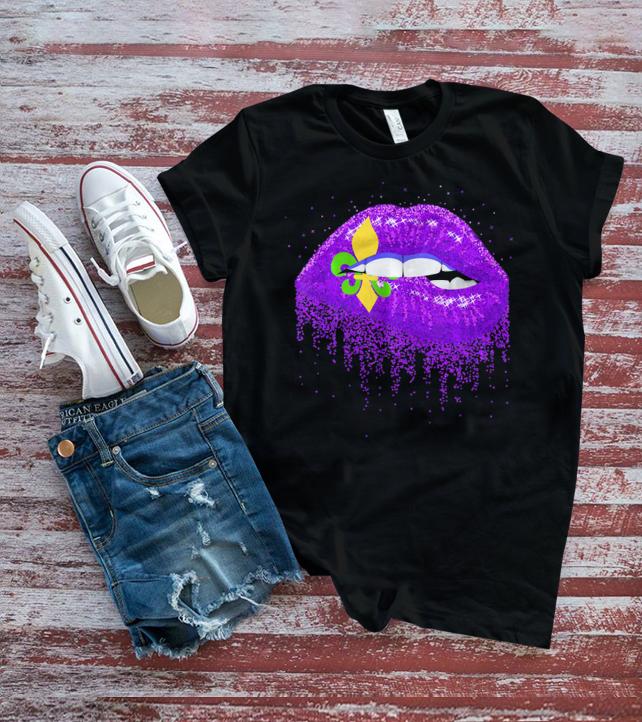 Funny Mardi Gras Purple Glitter Lips With Fleur-de-Lis T-Shirt