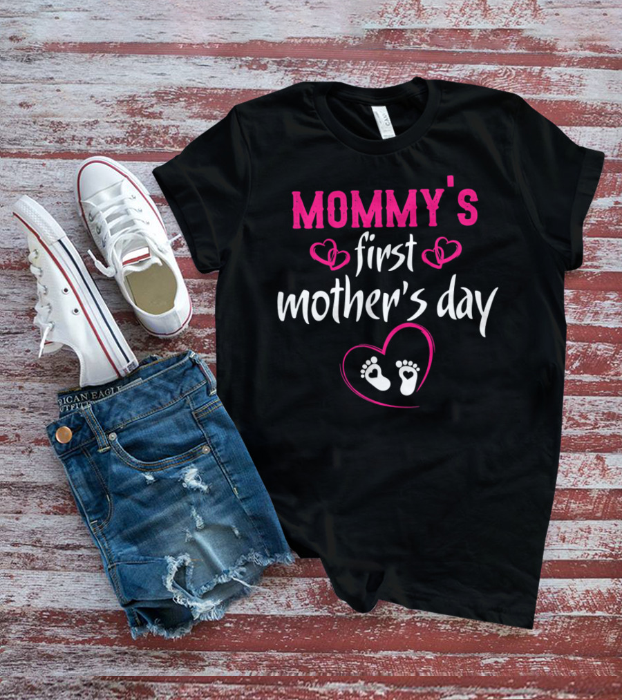 Mommy's First Mother's Day Baby Footprints Heart T-Shirt
