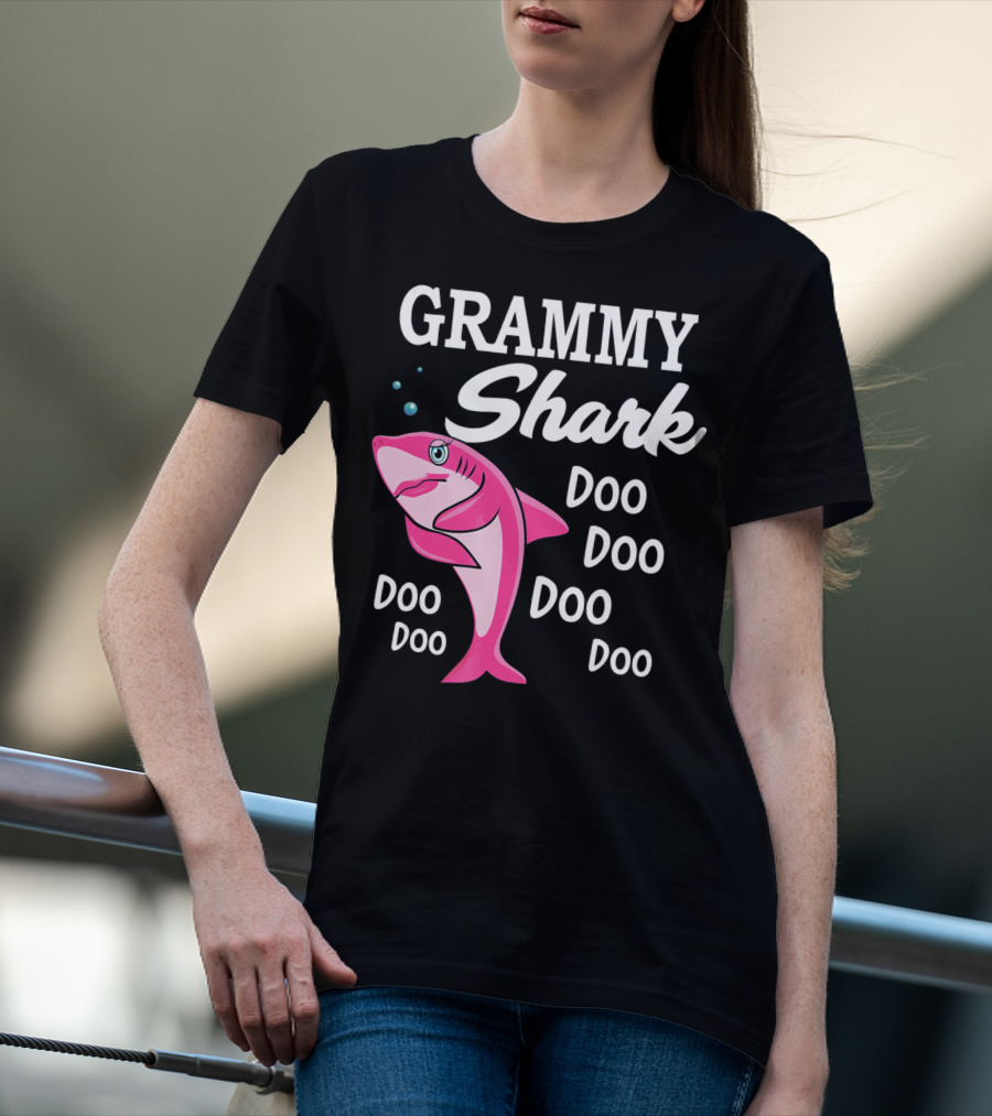 Grammy Shark Doo Doo Doo Grandma Hall T-Shirt