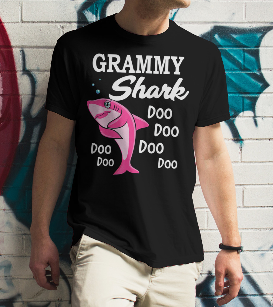 Grammy Shark Doo Doo Doo Grandma Hall T-Shirt