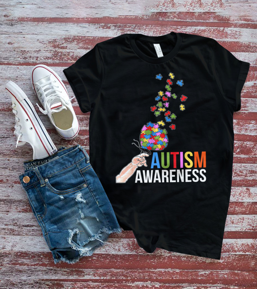 Autism Awareness Butterfly Puzzle Pieces Balloon T-Shirt