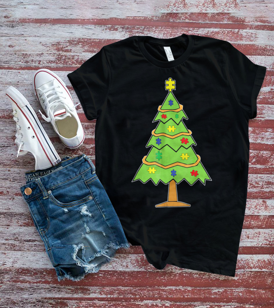 Autism Awareness Christmas Tree With Colorful Puzzle Pieces T-Shirt