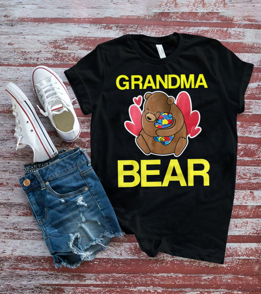 Grandma Bear Hugging Bear With Autism Puzzle Heart Balloon T-Shirt
