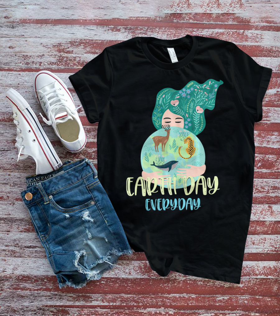 EARTH DAY EVERYDAY For Girls With Nature And Wildlife Elements T-Shirt