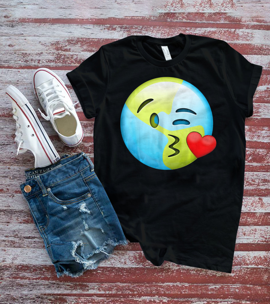 Cute Earth Day Kiss Emoji Lips Kids Emoticon T-Shirt