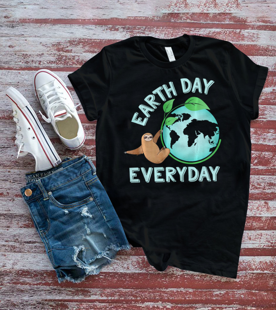 Earth Day Everyday Sloth Hanging On Globe Kids Women T-Shirt