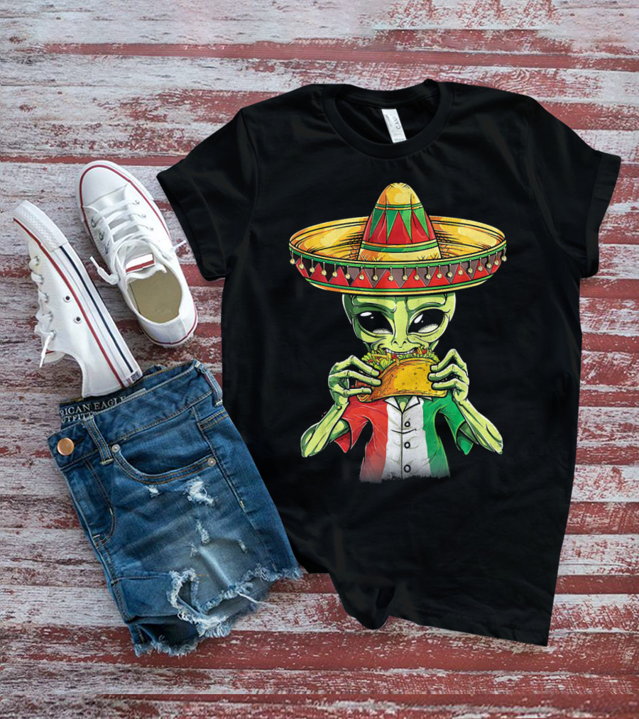 Cinco De Mayo Alien With Sombrero Eating Taco T-Shirt