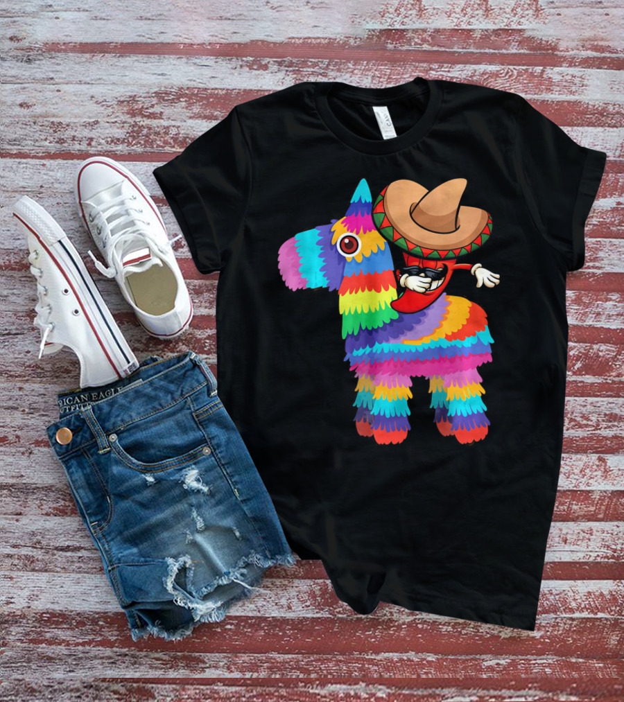 Dabbing Chili Pepper Piñata Cinco Sombrero Fun T-Shirt
