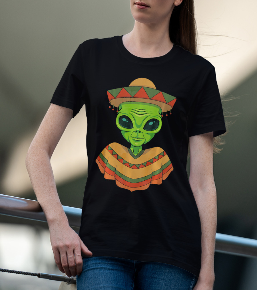 Cinco De Mayo Green Alien Wearing Sombrero And Poncho T-Shirt