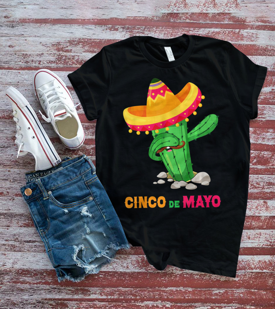 Cinco De Mayo Dabbing Cactus Sombrero T-Shirt
