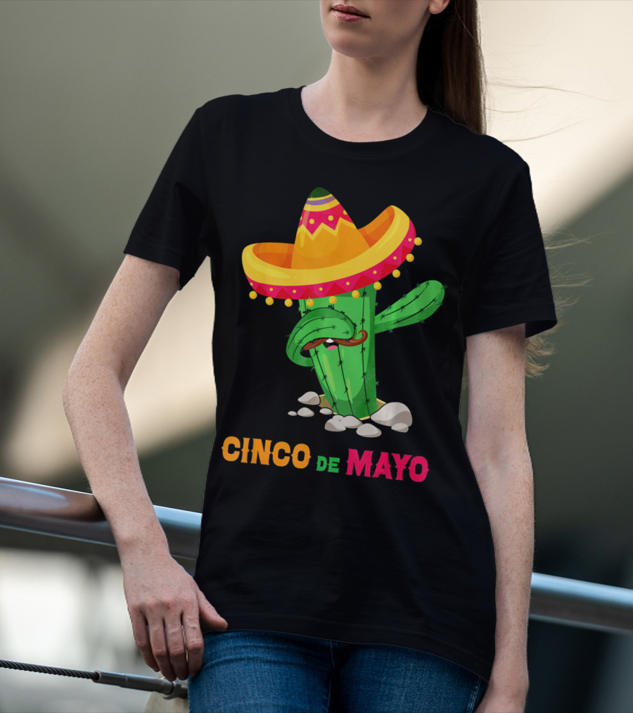 Cinco De Mayo Dabbing Cactus Sombrero T-Shirt