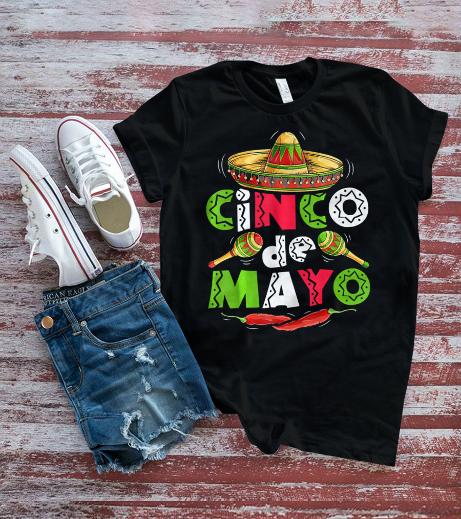 Cinco De Mayo Sombrero Maracas Chillies T-Shirt