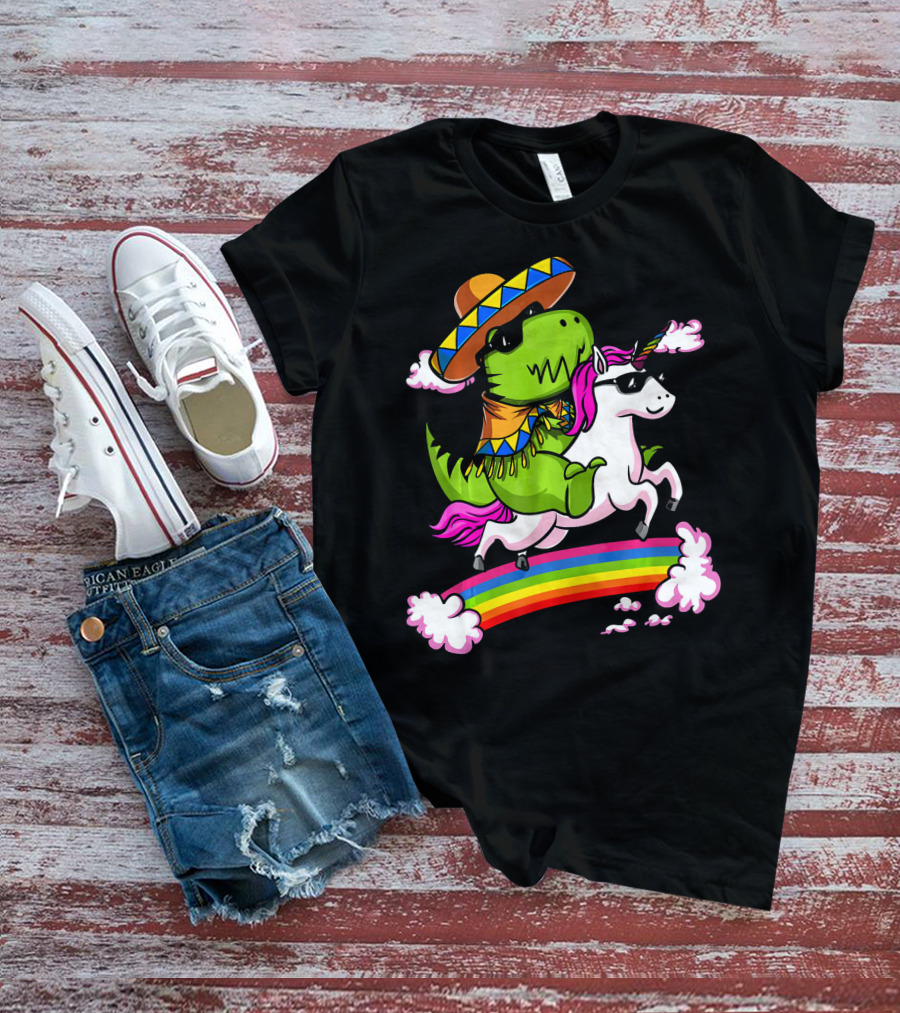 T Rex Dinosaur Riding Unicorn Cinco De Mayo Rainbow Sombrero Sunglasses T-Shirt