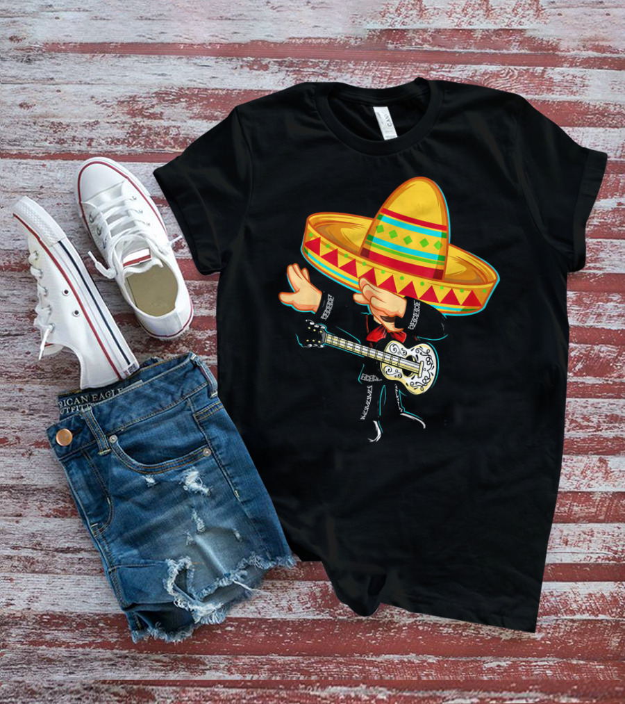 Dabbing Mexican Mariachi With Guitar Sombrero Cinco De Mayo T-Shirt