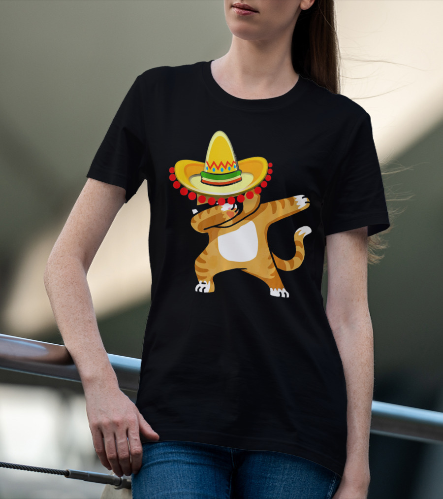 Cinco De Mayo Cat Dabbing Sombrero Fun T-Shirt