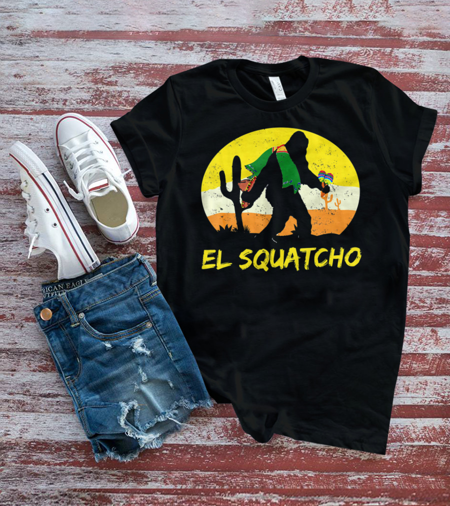 El Squatcho Bigfoot Cinco De Mayo Cactus Desert Scene T-Shirt