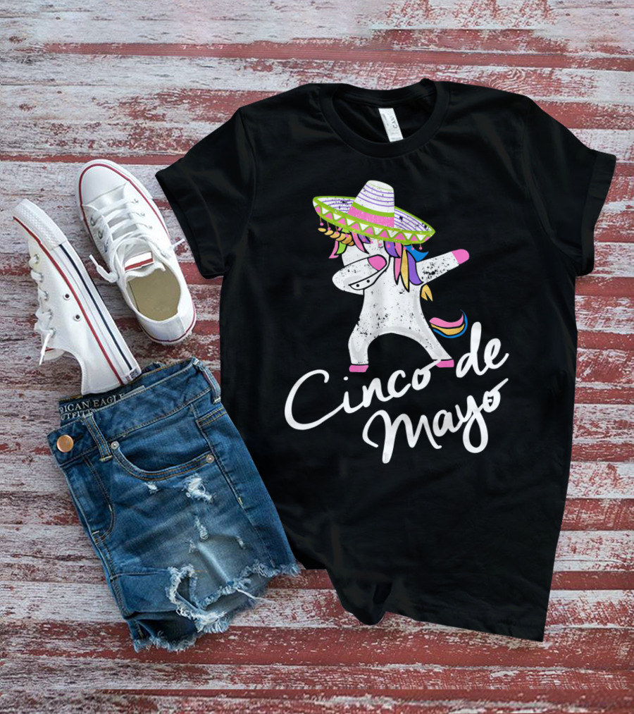 Cinco De Mayo Funny Dabbing Unicorn Sombrero T-Shirt
