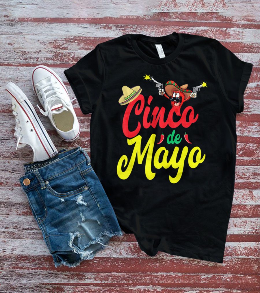 Cinco De Mayo Mexican Party Fiesta Sombrero Chili Pistols T-Shirt