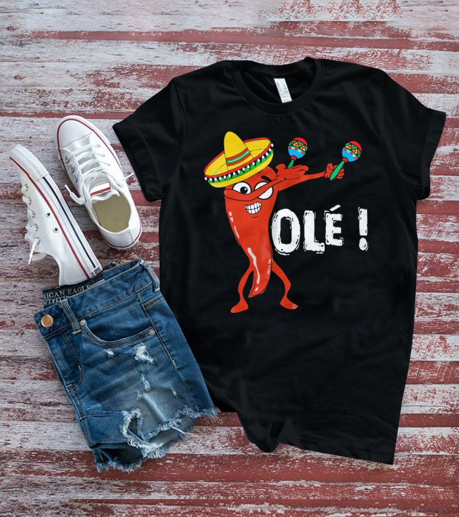 Olé Cinco De Mayo Dancing Chili With Sombrero And Maracas T-Shirt