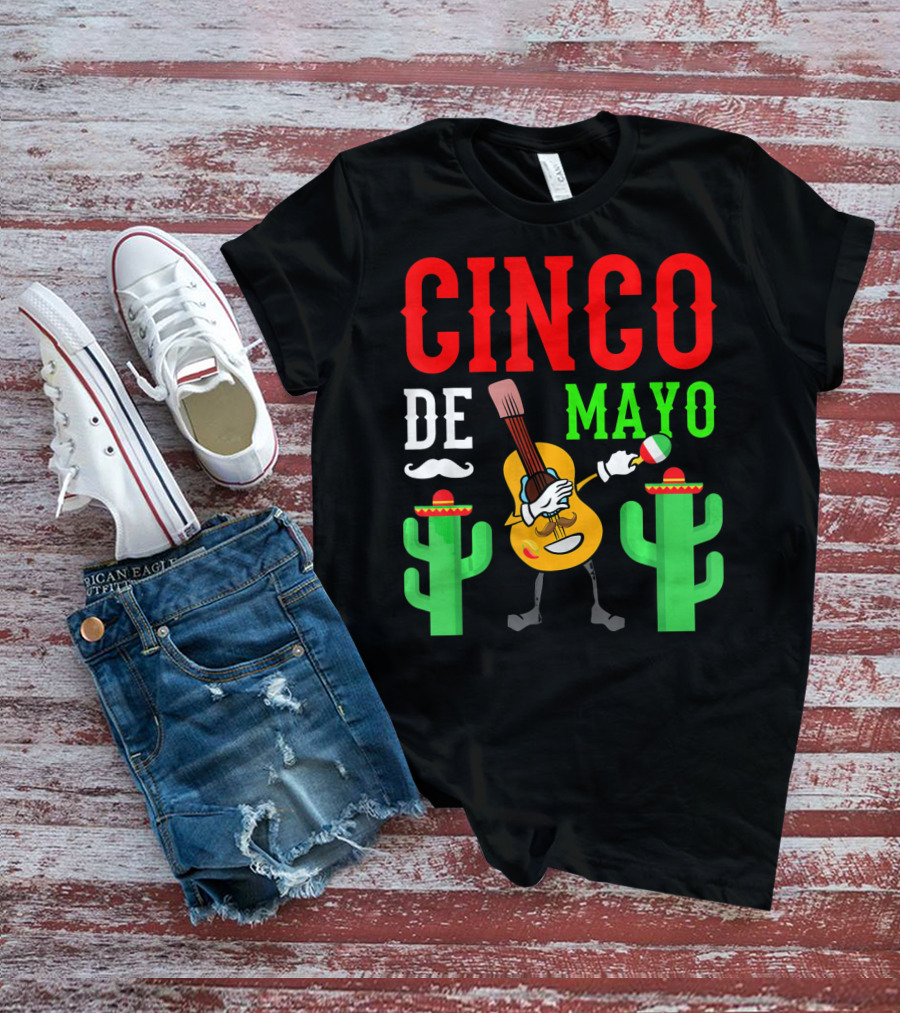 Cinco De Mayo Dabbing Guitar With Cactus And Mustache T-Shirt