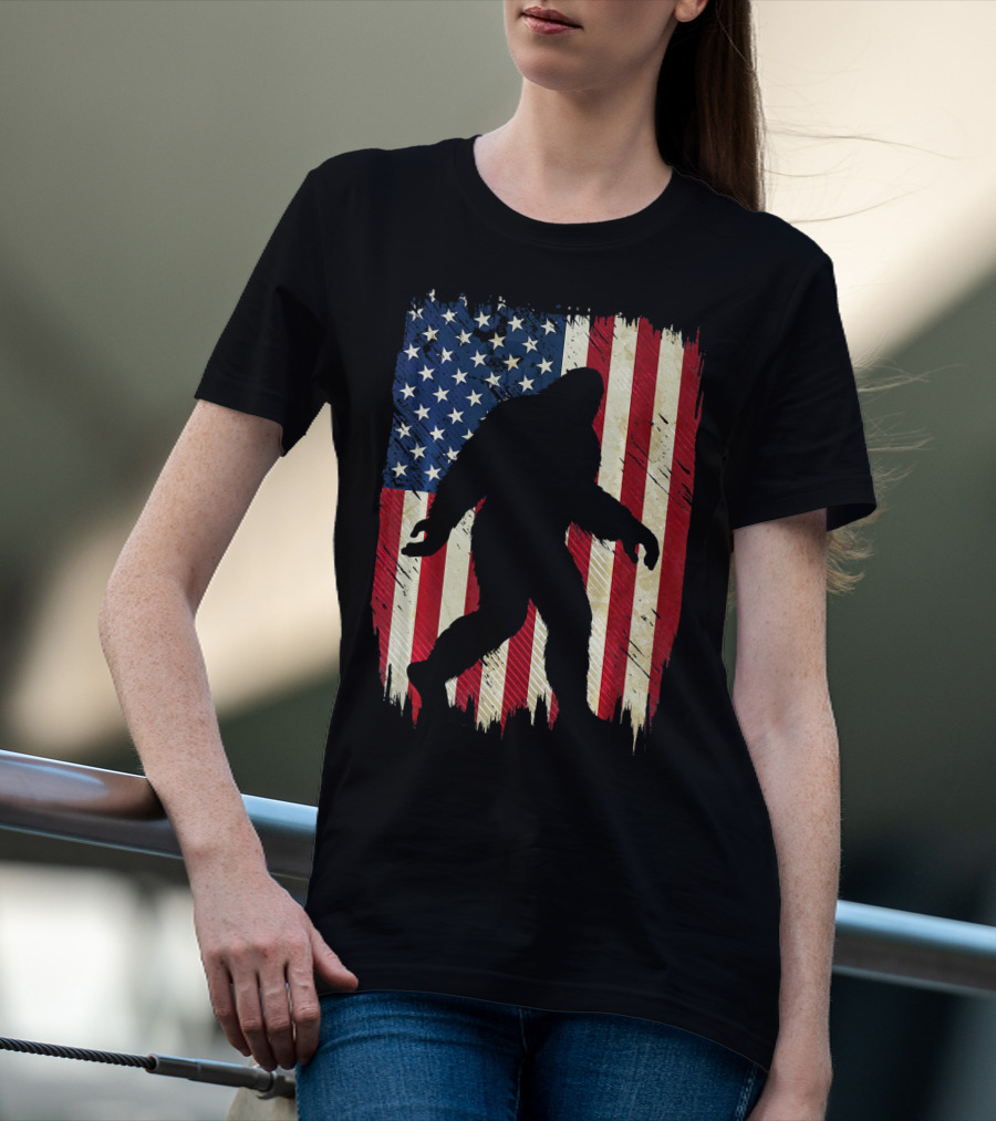 Bigfoot Sasquatch Silhouette Over American Flag USA T-Shirt