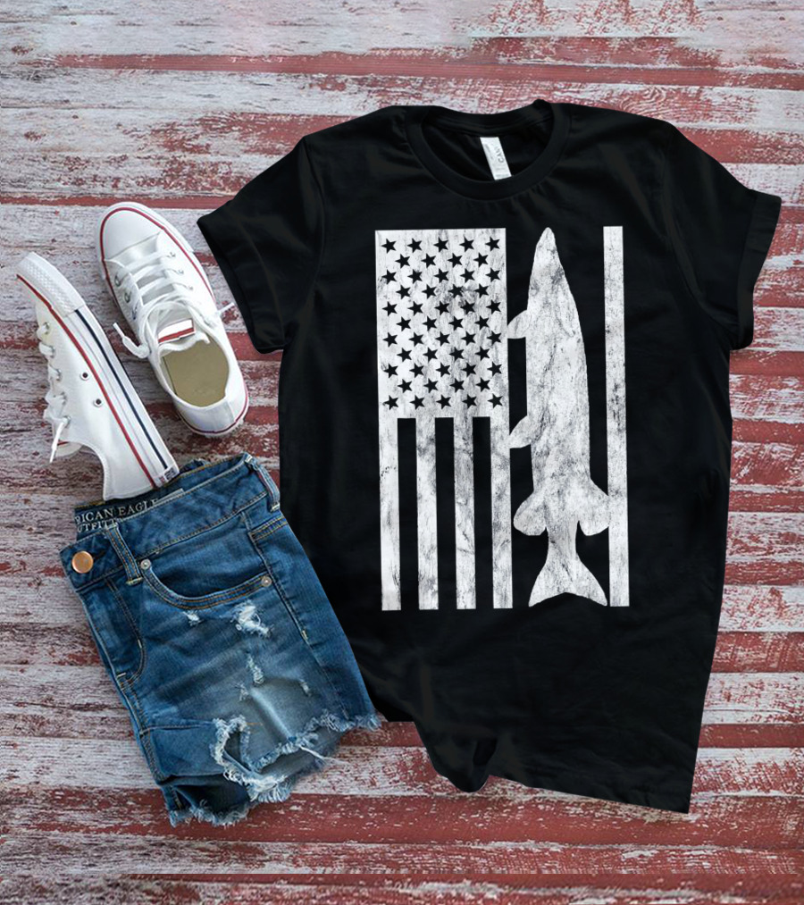 American Flag Musky Fishing T-Shirt