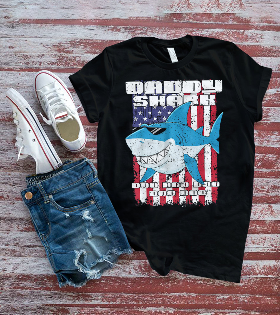 Daddy Shark Doo Doo Doo American Flag T-Shirt