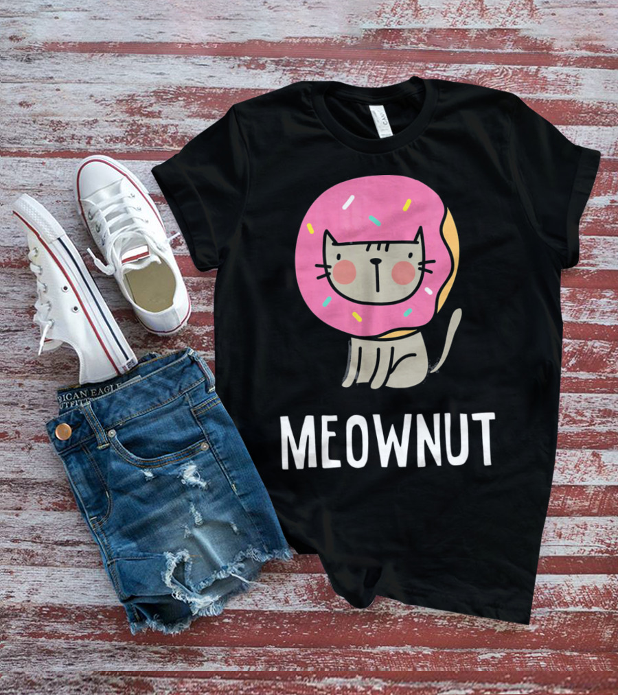 Cute Donut Cat Pun Meownut Funny Meownut T-Shirt