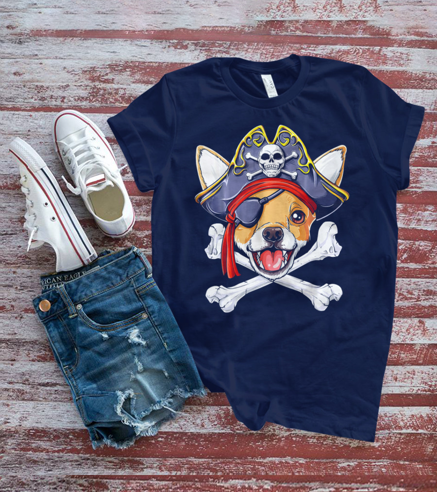 Buccaneer Chihuahua With Skull And Crossbones Bandana T-Shirt