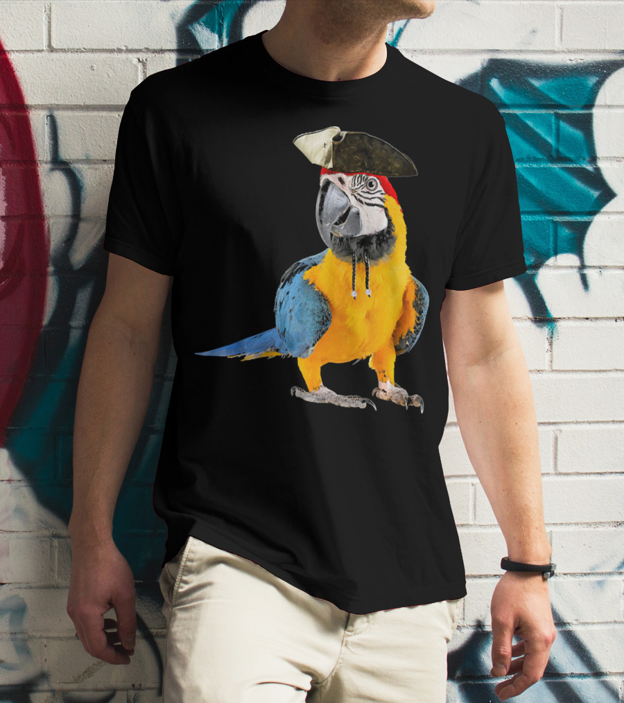 Parrot Of The Caribbean Bird Pirate Hall Macaw With Tricorn Hat T-Shirt