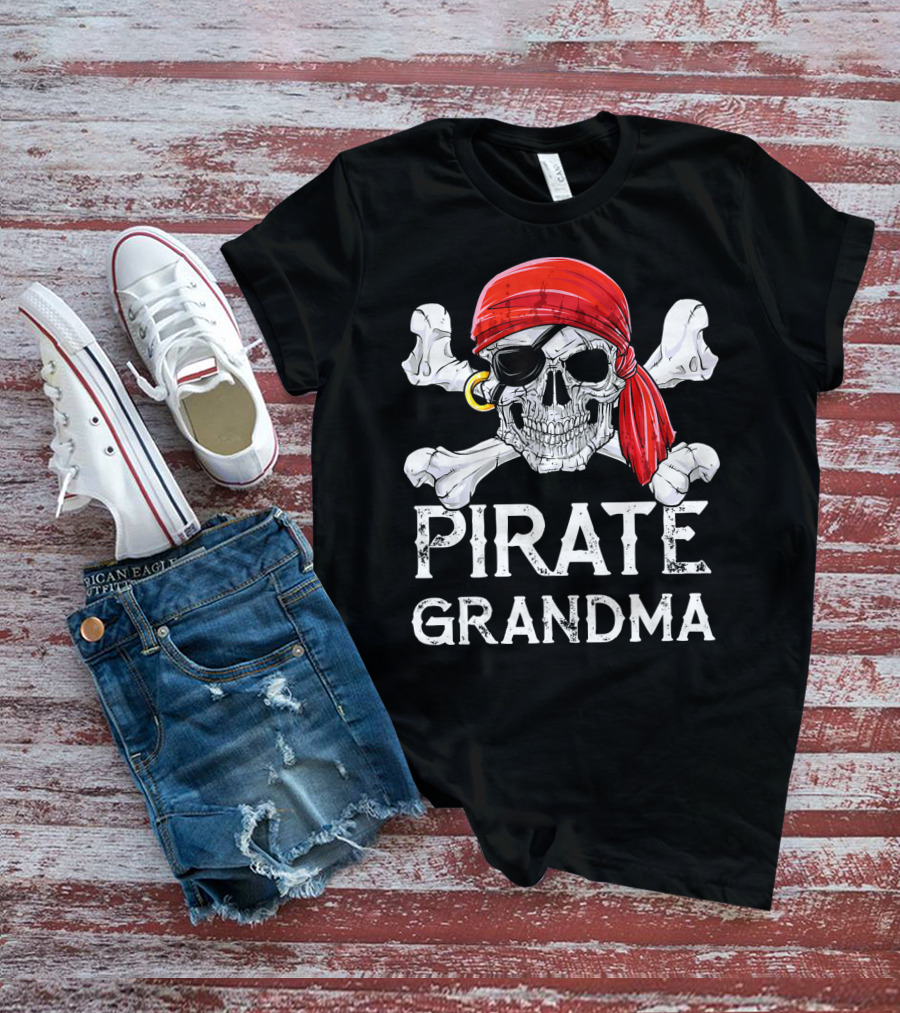 Pirate Grandma Skull With Red Bandana And Crossbones T-Shirt