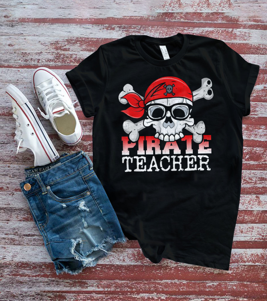 Pirate Skull With Bandana And Glasses Funny Teacher T-Shirt