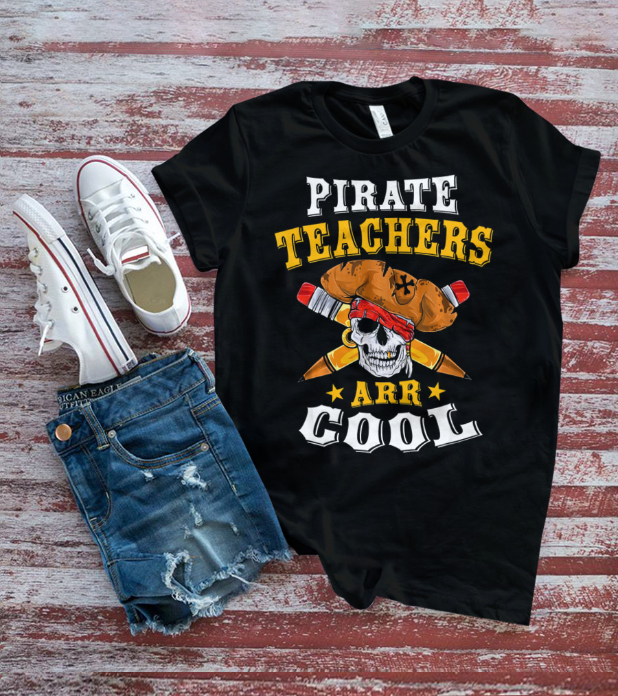 Pirate Teachers ARR Cool Skull Halloween T-Shirt