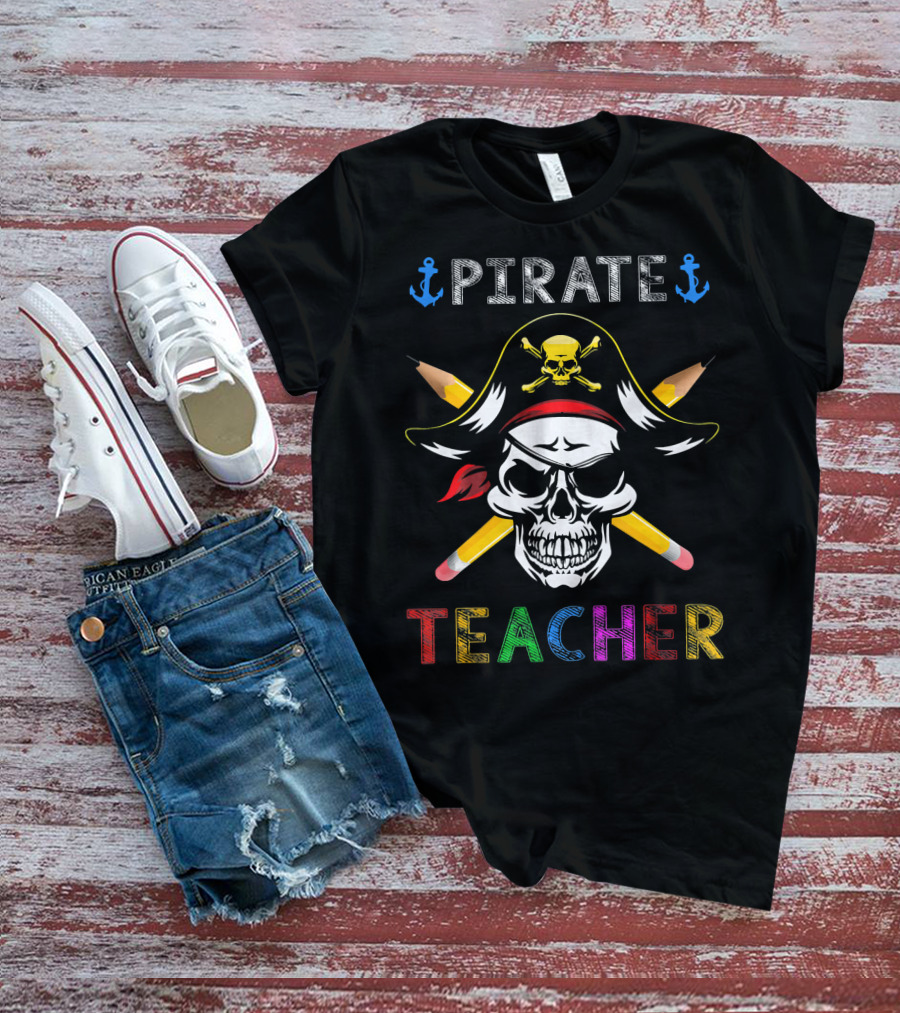 Pirate Teacher Skull With Crossed Pencils And Anchors T-Shirt