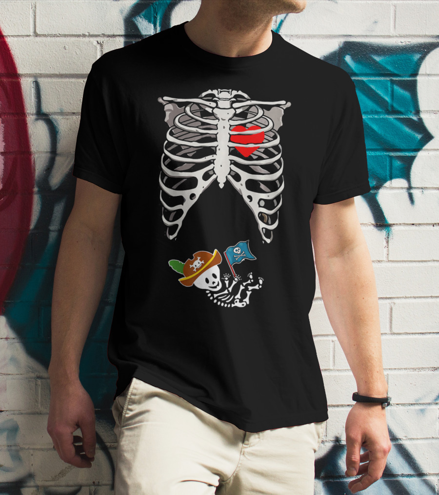 Halloween Pregnancy Pirate Skeleton Dad Heart With Baby Skeleton Pirate Hat And Flag T-Shirt
