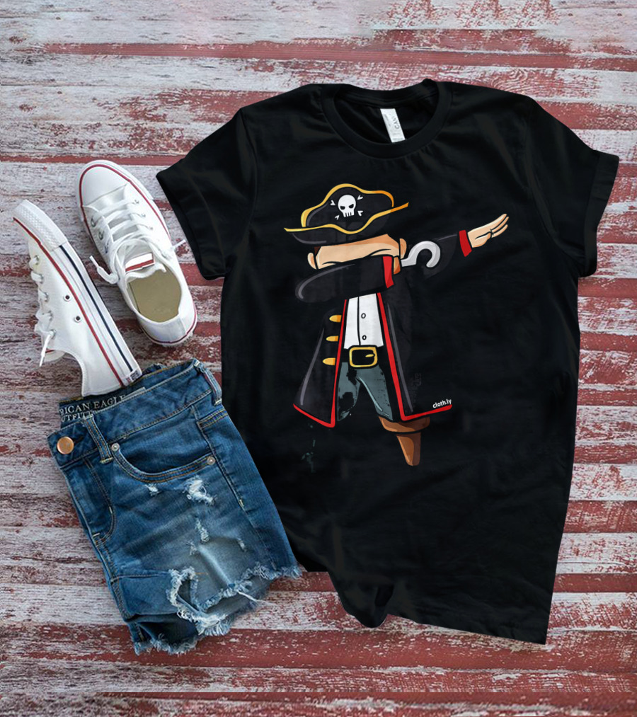 Dabbing Pirate Skull Hat Hook Arm Funny Pirates Dab T-Shirt