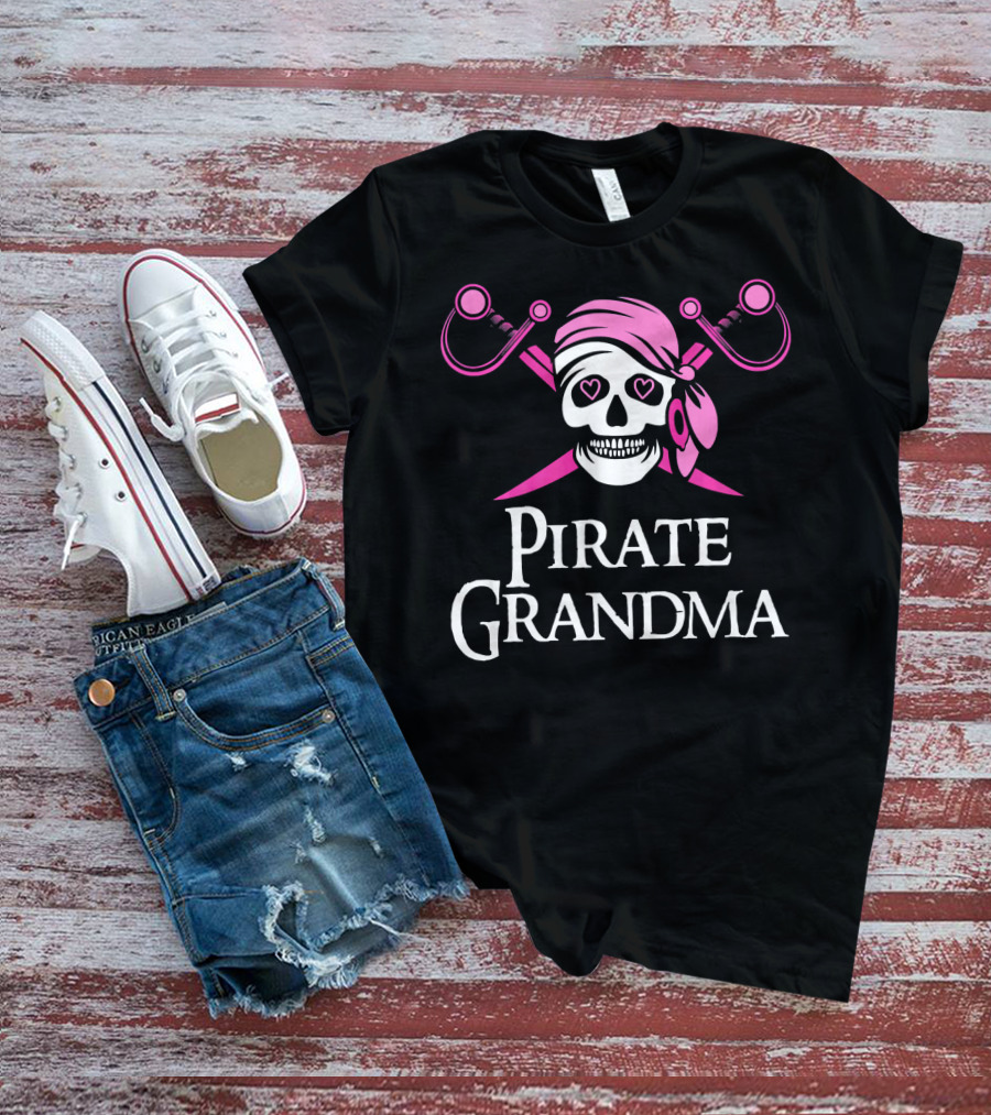 Pirate Grandma Pink Skull And Crossbones T-Shirt