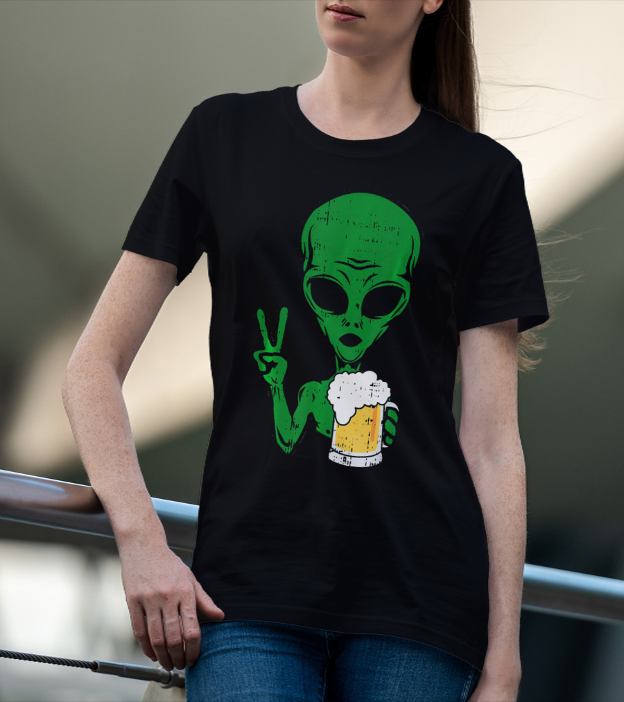 Area 51 Alien Peace Sign Drinking Beer T-Shirt
