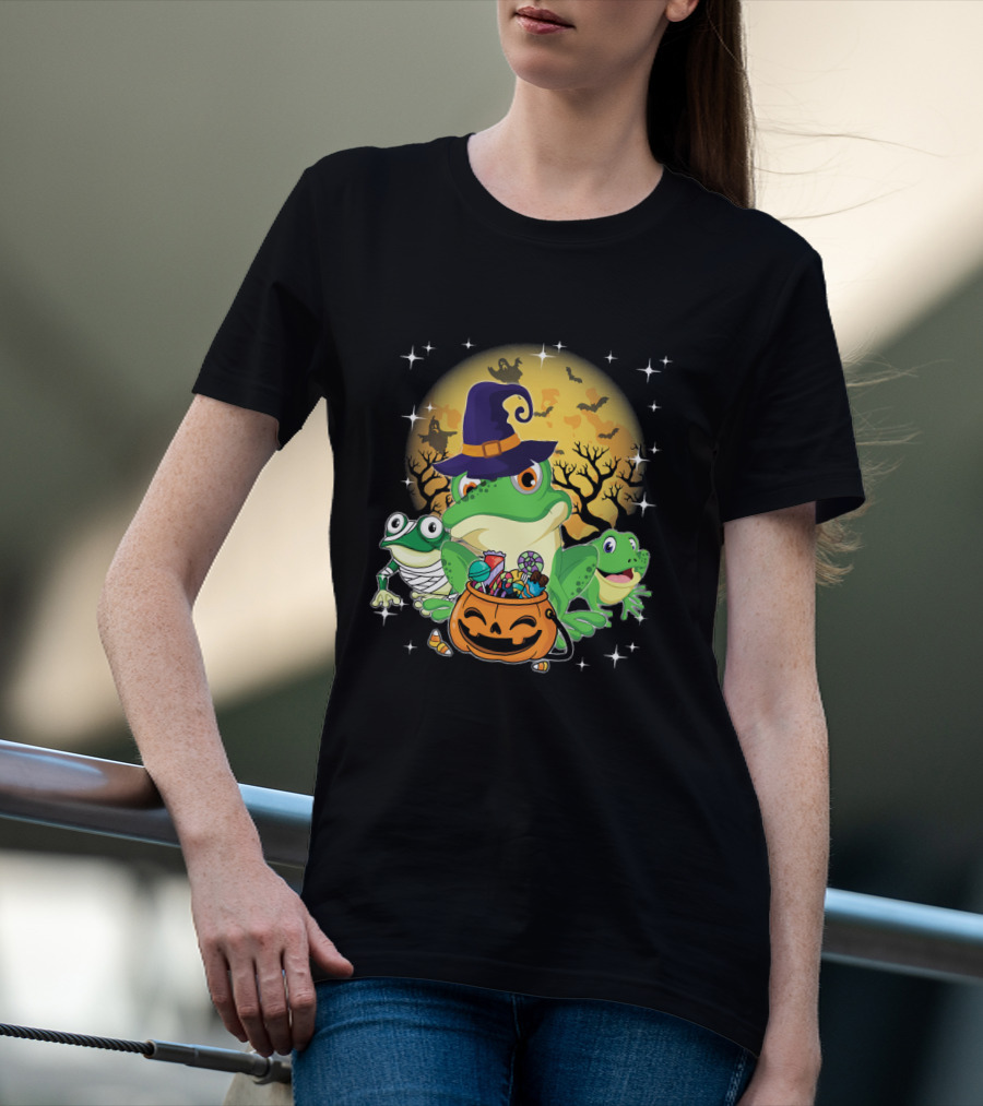 Three Frogs Mummy Witch Moon Ghosts Halloween Pumpkin T-Shirt