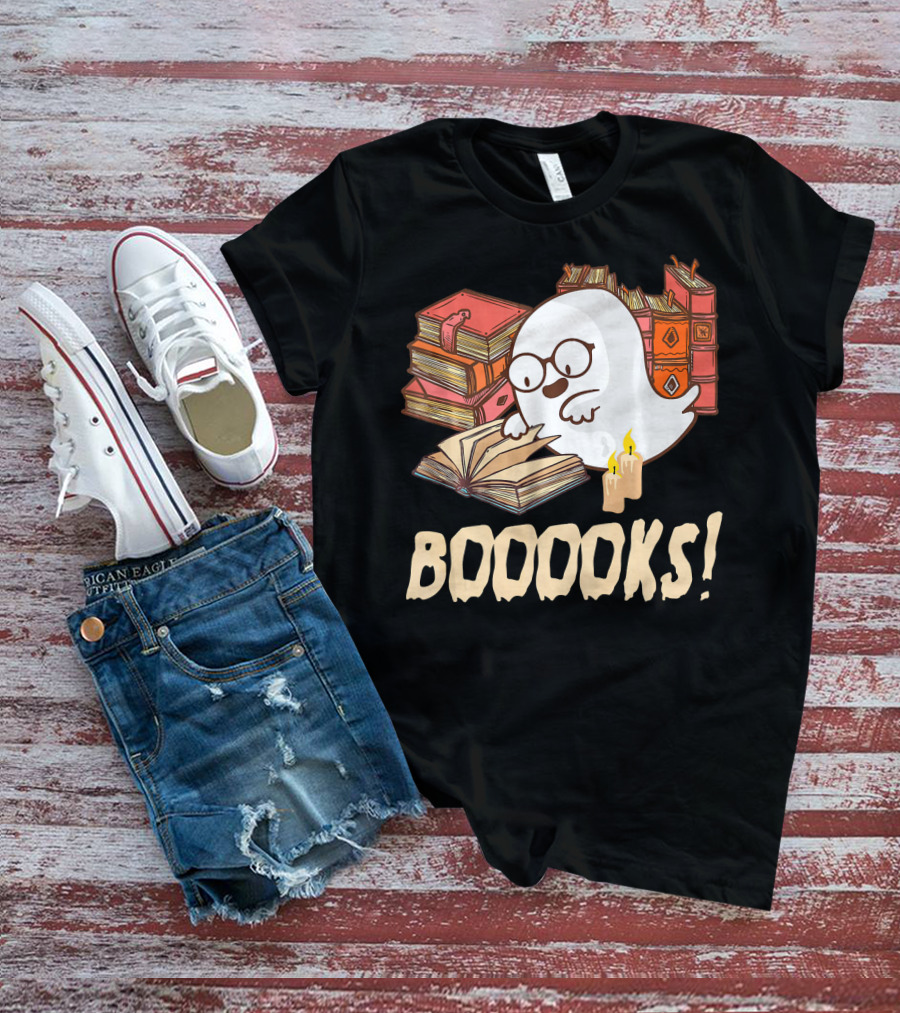 BOOOOKS Cute Reading Boo Ghost With Stacks Of Books And Candles T-Shirt