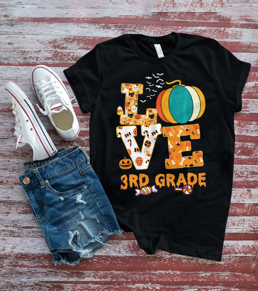 Funny Halloween Love 3rd Grade Teacher Pumpkin Candy Bats T-Shirt