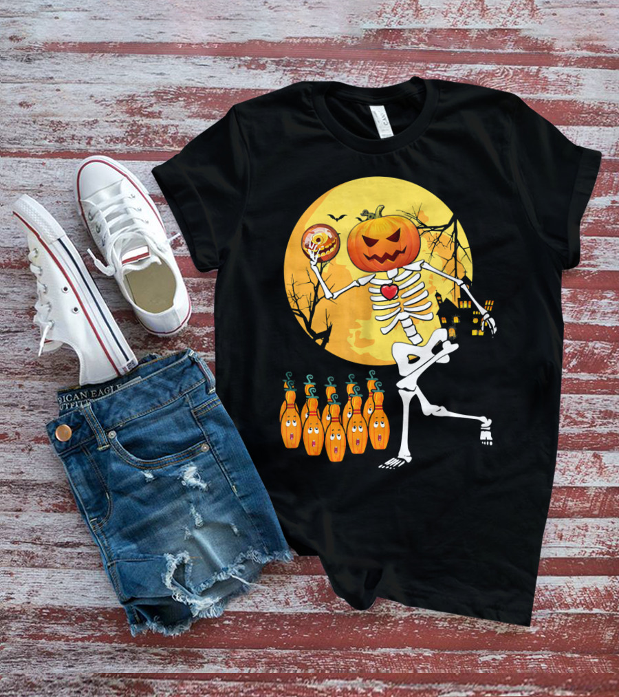 Funny Pumpkin-Headed Bowling Skeleton Halloween Dance T-Shirt