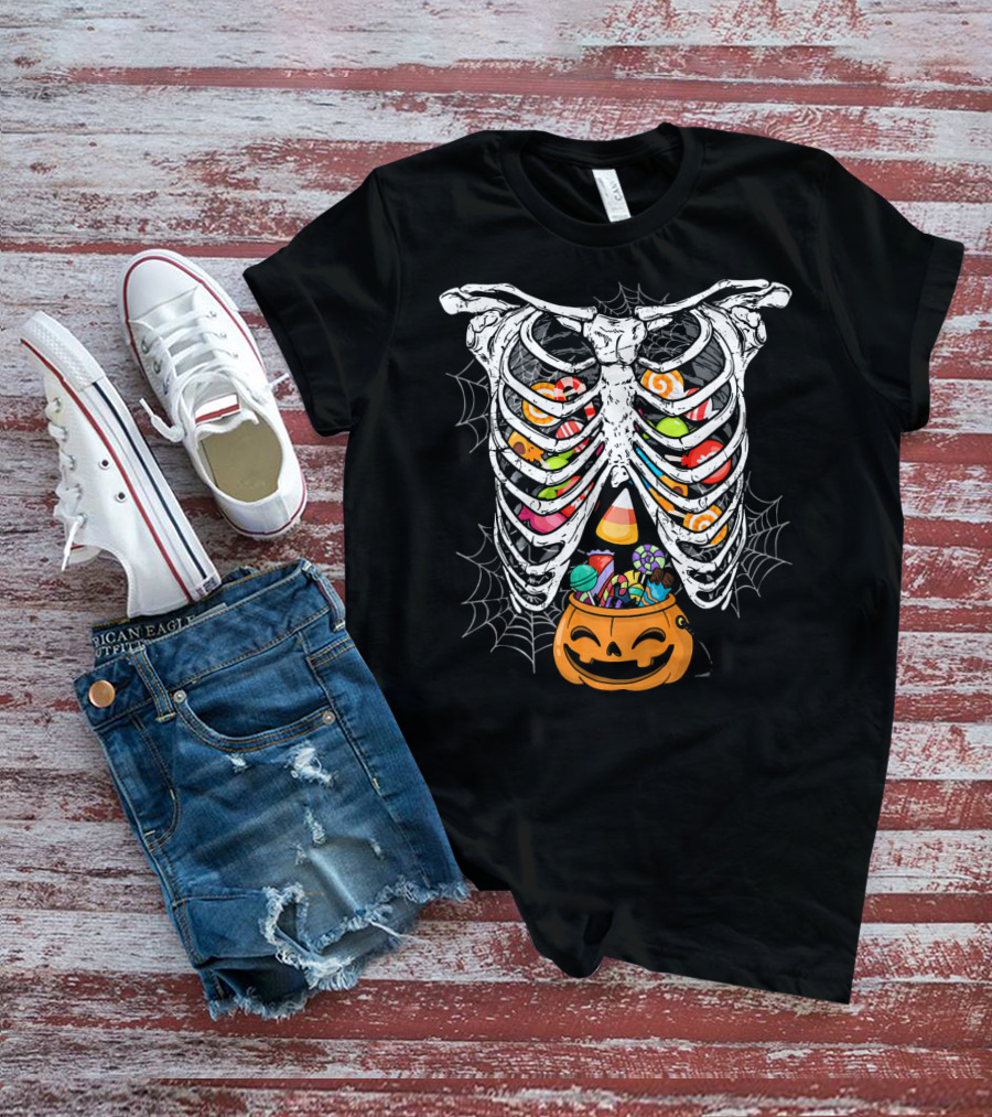 Skeleton Rib Cage X Ray Candy Halloween Pumpkin Fun T-Shirt