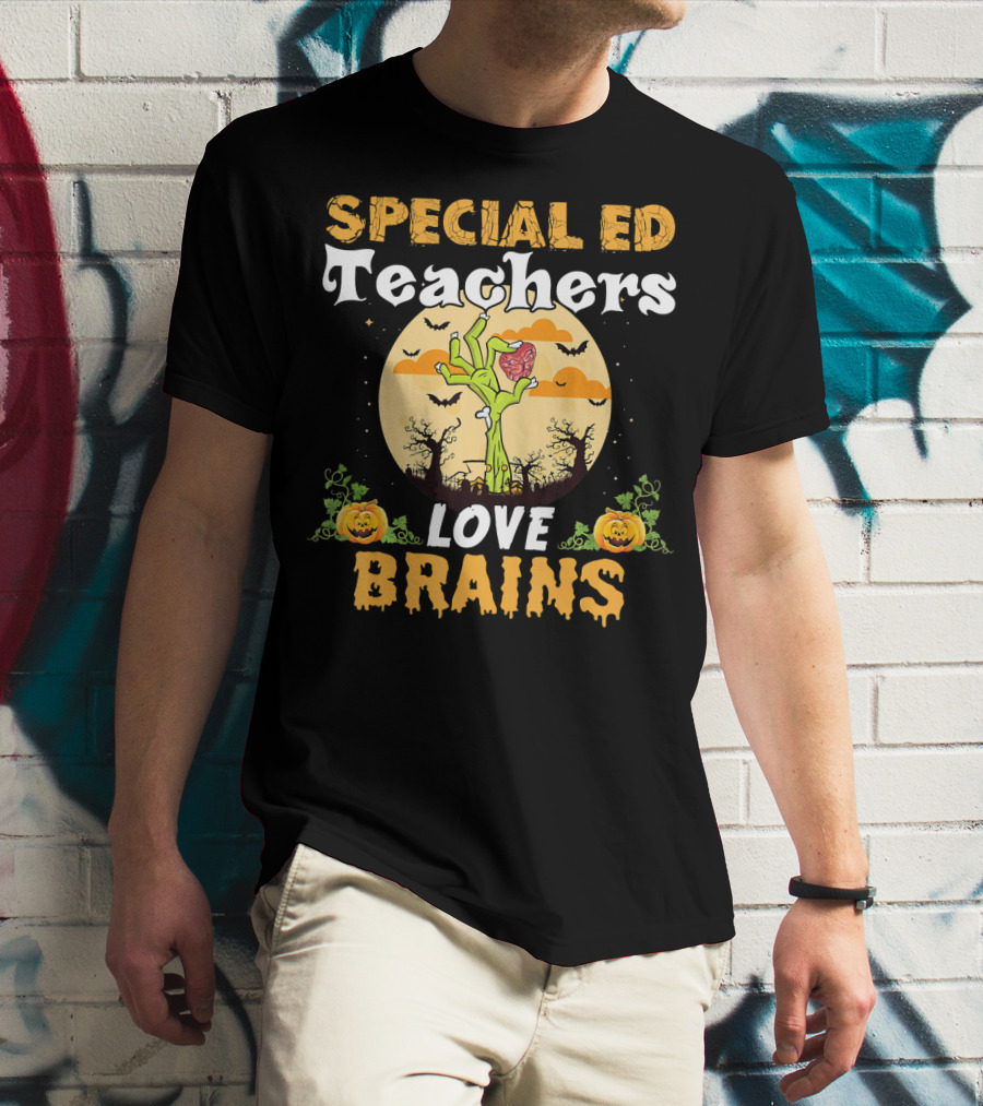 Special ED Teachers Love Brains Zombies Halloween Pumpkins Moon Bats T-Shirt