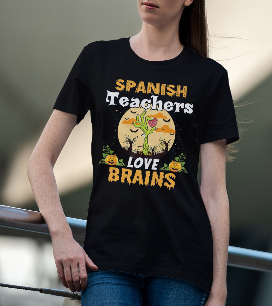 Spanish Teachers Love Brains Zombies Halloween Pumpkin Bats T-Shirt