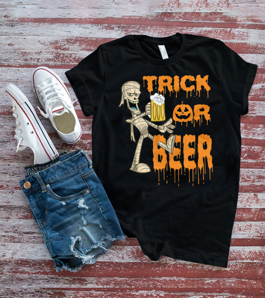 Trick Or Beer Mummy With Pumpkin And Mug T-Shirt