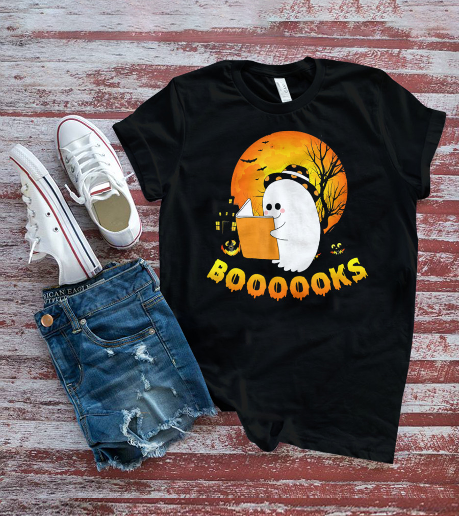 Booooooks Cute Ghost Reading Halloween Book Full Moon Scene T-Shirt