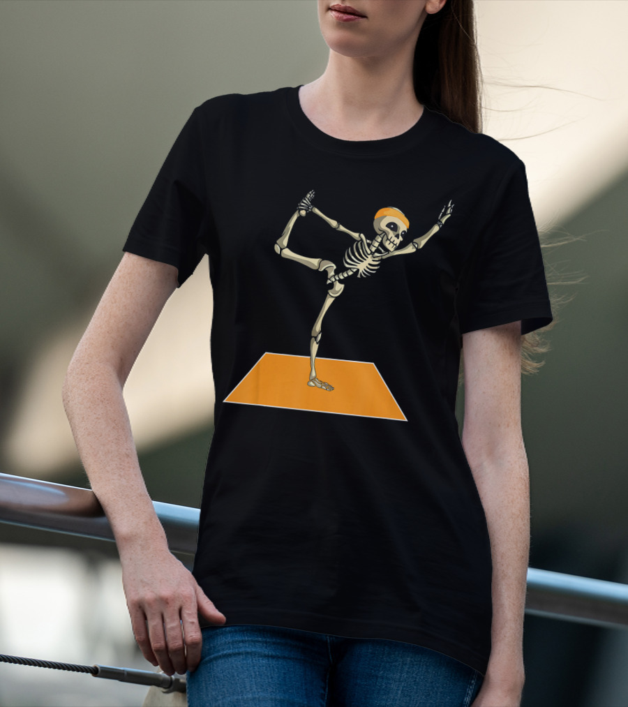 Halloween Skeleton Yoga Pose Spooky Funny Exercise T-Shirt