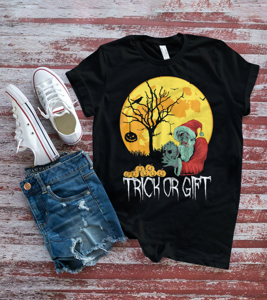 Trick Or Scary Gift Santa Moon Pumpkin Scene T-Shirt