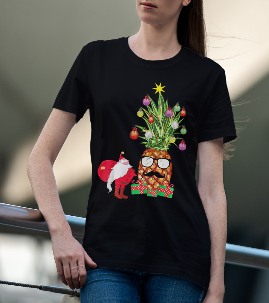 Santa Pineapple Christmas Tree With Gifts And Ornaments T-Shirt